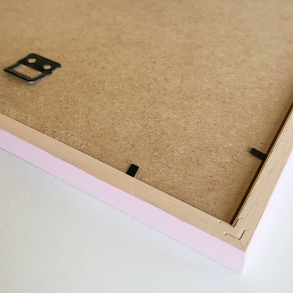 Lyserød mat træramme – Smal (15 mm) – A2 (42x59,4 cm)