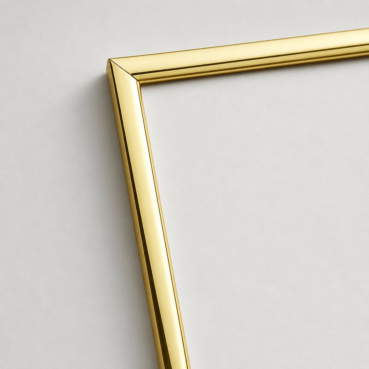 Guld premium aluramme - Smal (6 mm)
