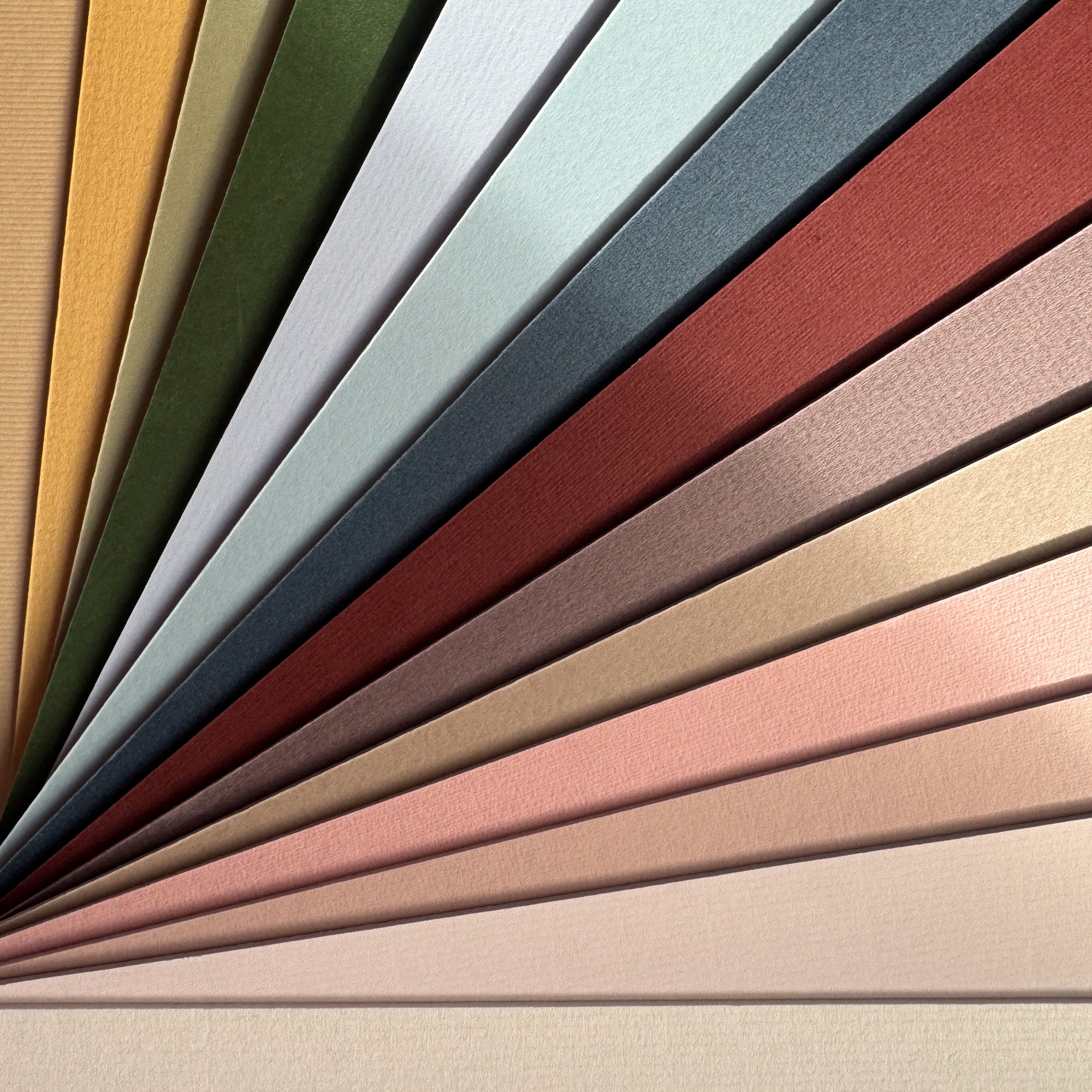 Sort træramme - Bred (20x20 mm)