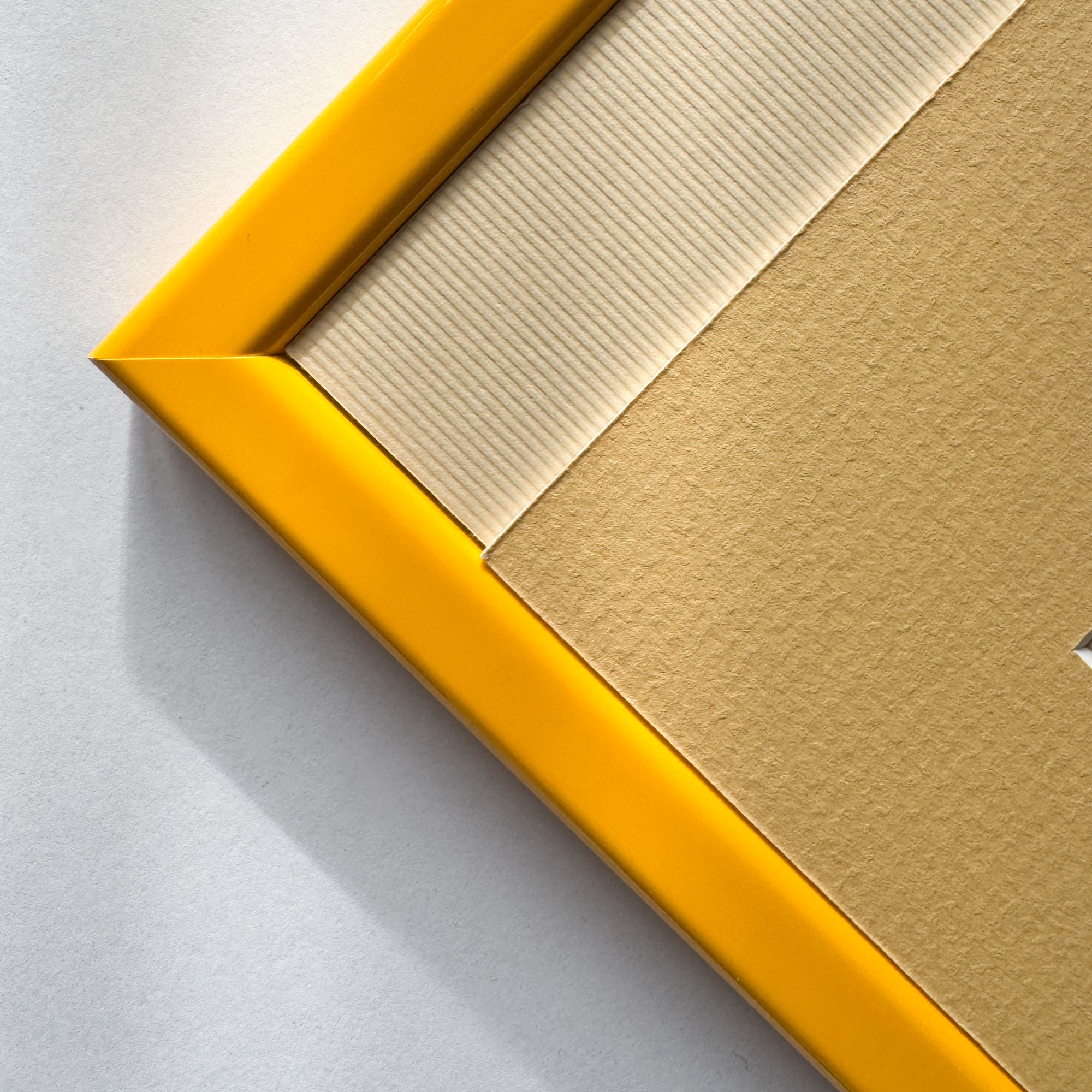 Gul blank træramme - Smal (13 mm)