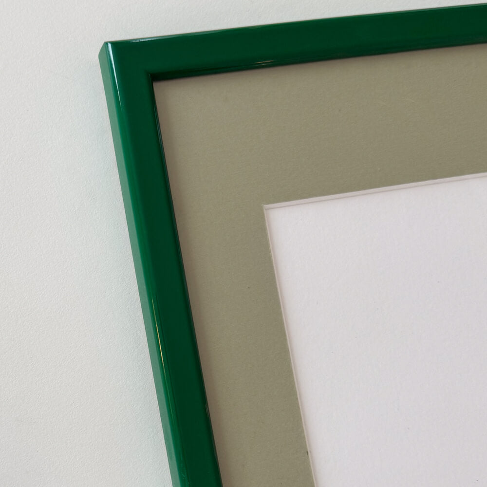Grøn blank træramme – Smal (13 mm) – 40x50 cm