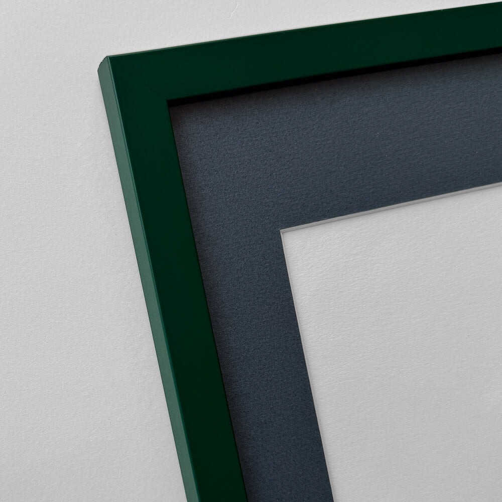 Mørk grøn mat træramme – Smal (15 mm) – 40x50 cm