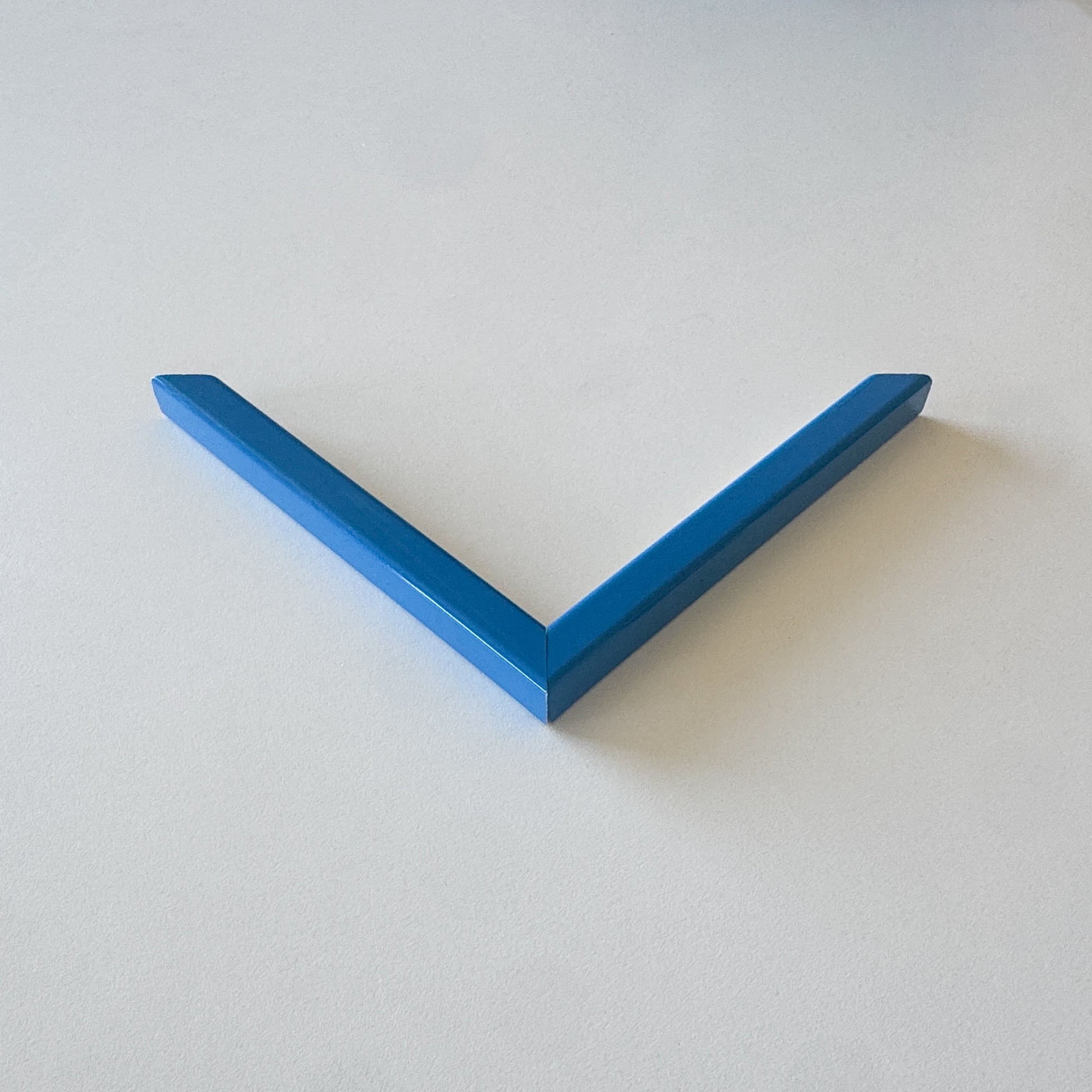 Hjørneprøve: Blå blank træramme - Smal (13x13 mm)