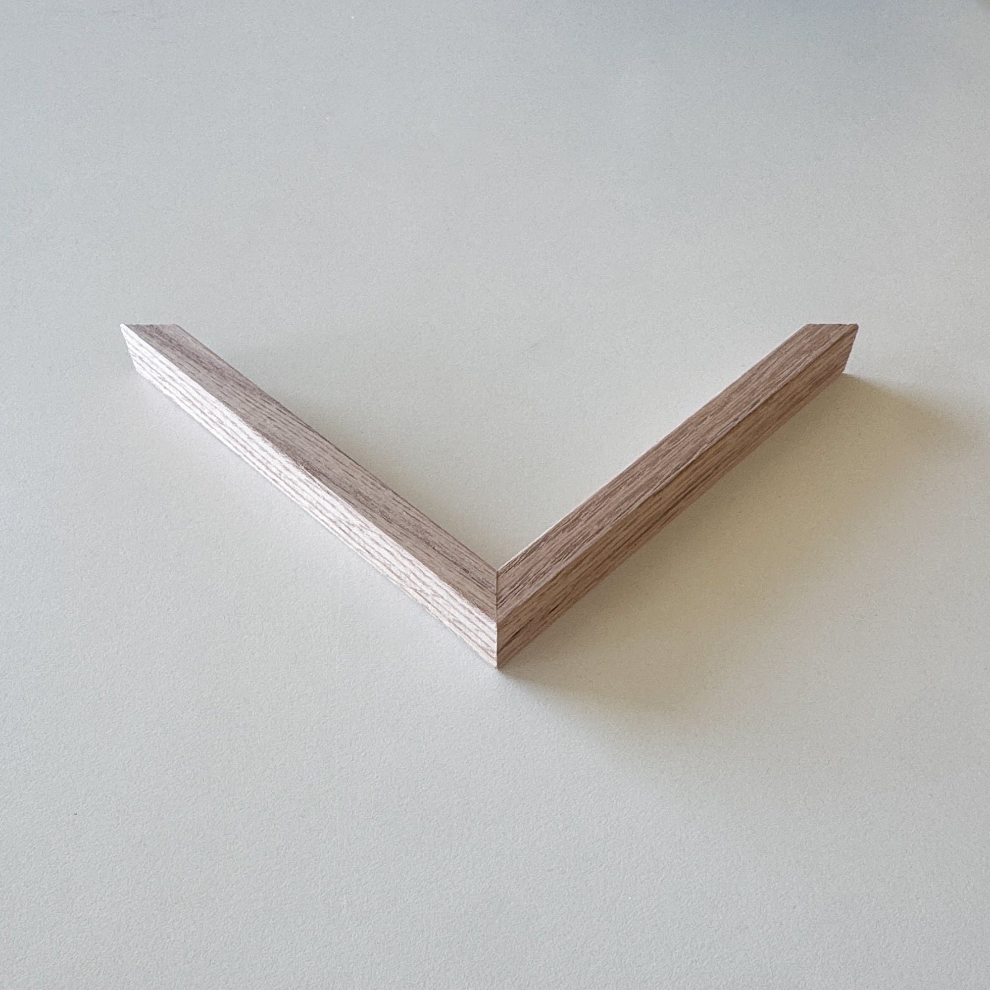 Hjørneprøve: Massiv egetræsramme på mål - Smal (12x18 mm)