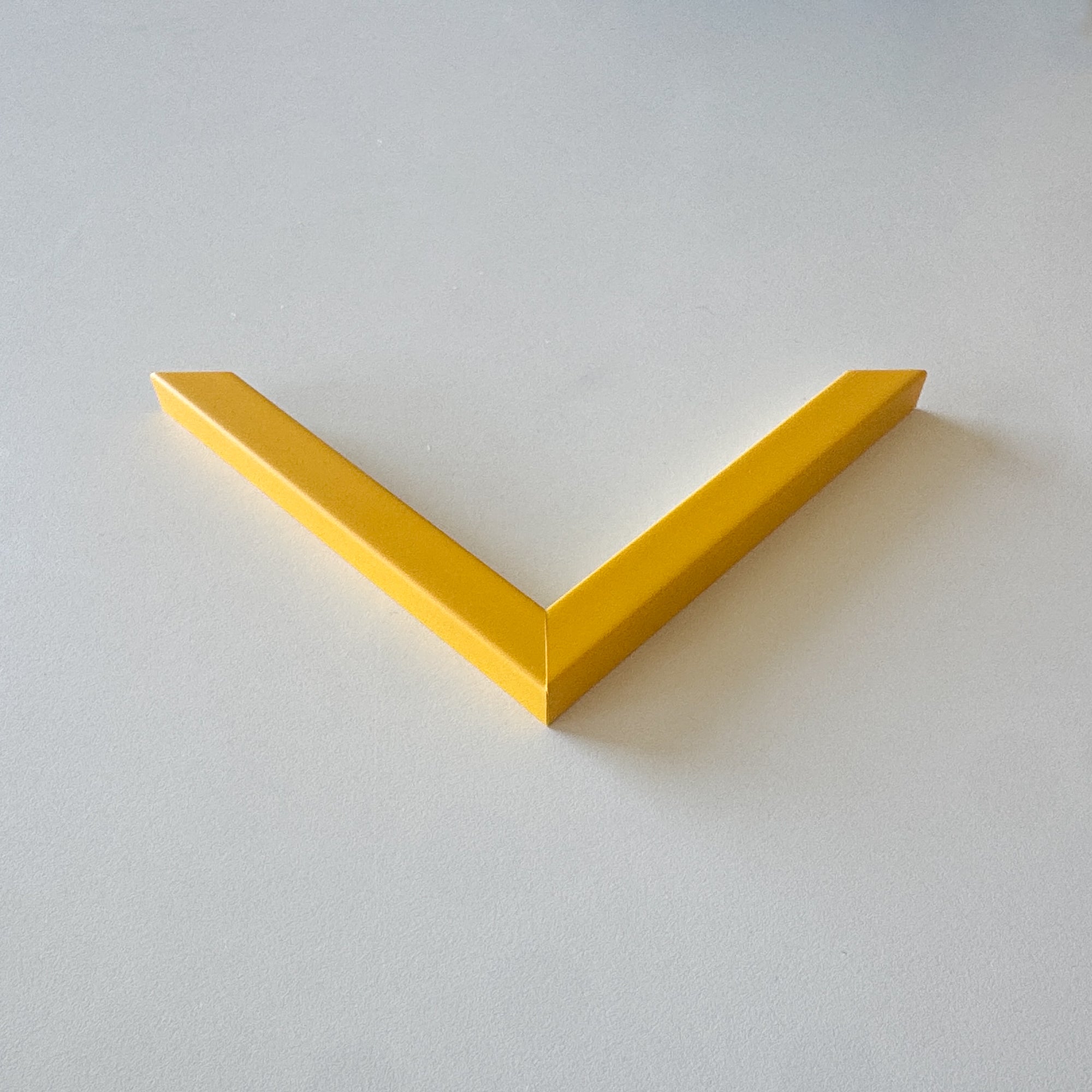 Hjørneprøve: Gul mat træramme - Smal (15x13 mm)