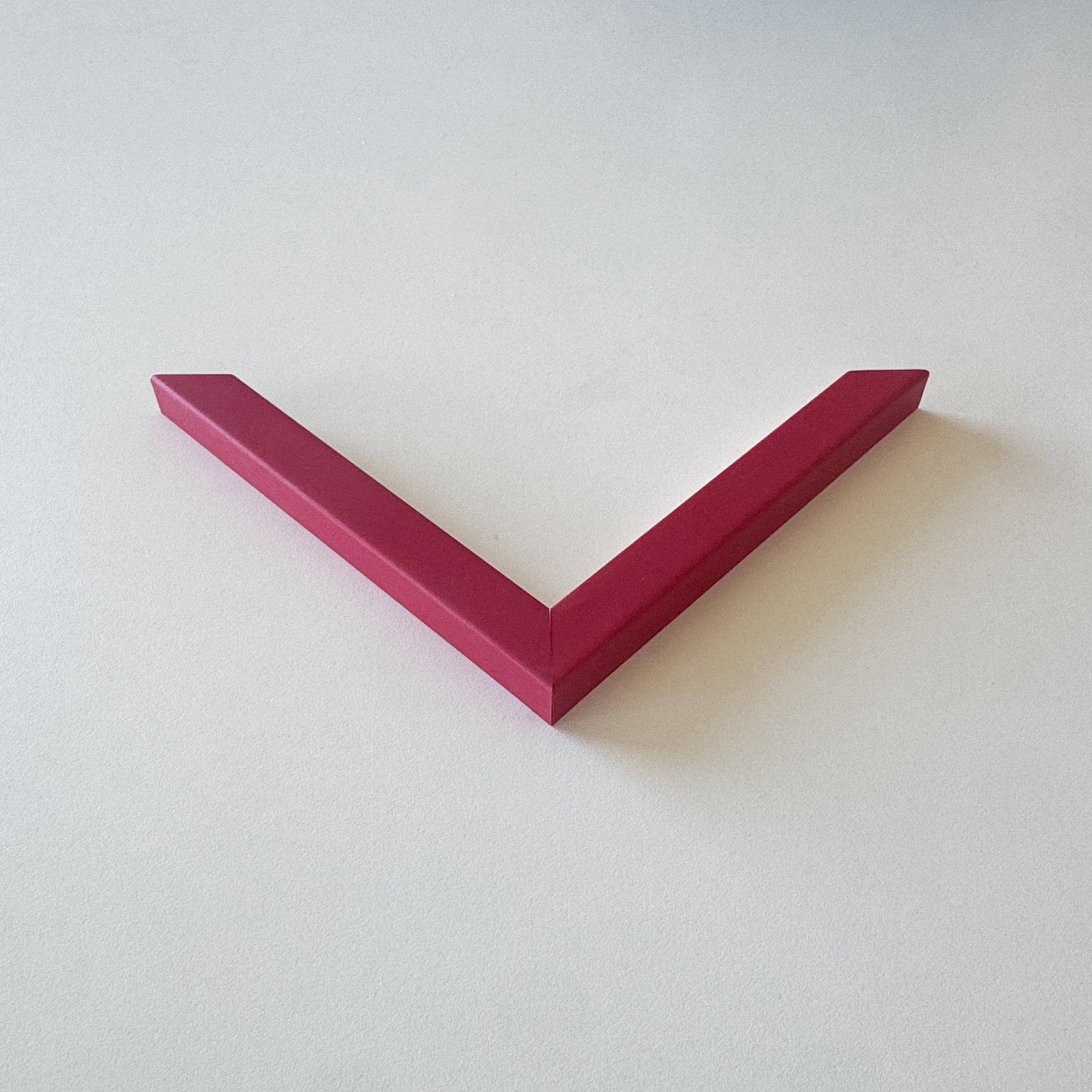 Hjørneprøve: Mørk rød mat træramme - Smal (15x13 mm)