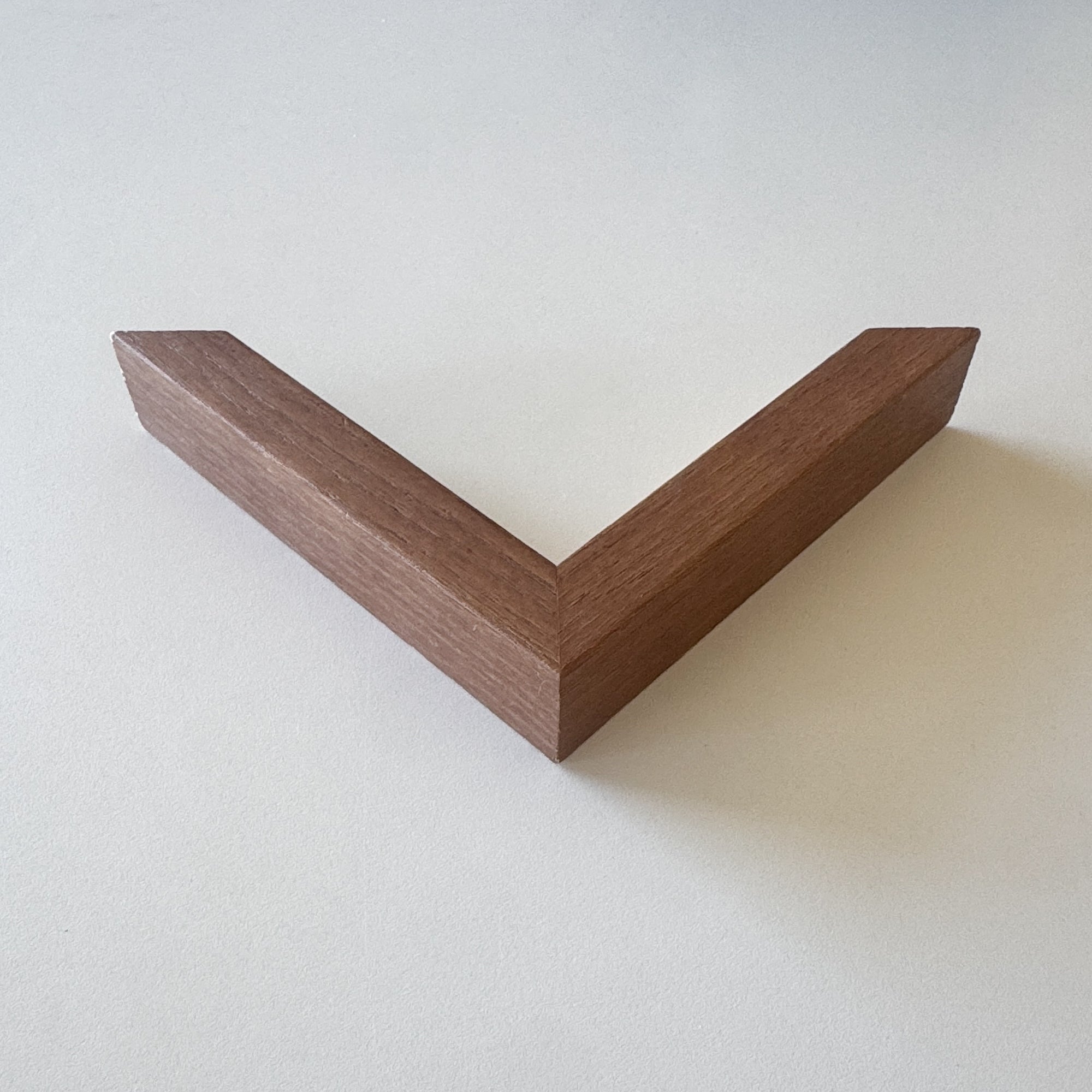 Hjørneprøve: Mørk eg træramme - Bred (20x30 mm)