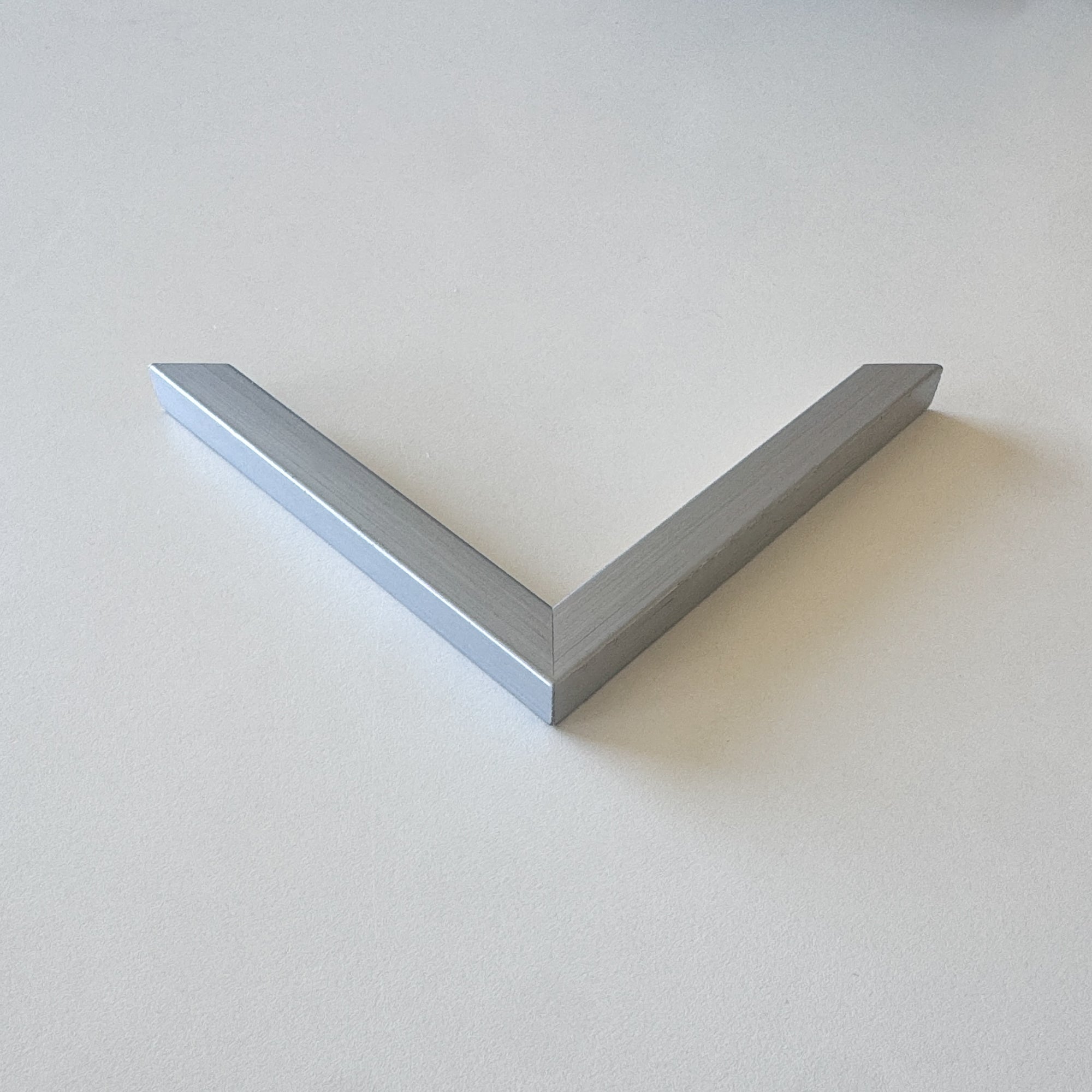 Hjørneprøve: Sølv træramme - Smal (15x15 mm)