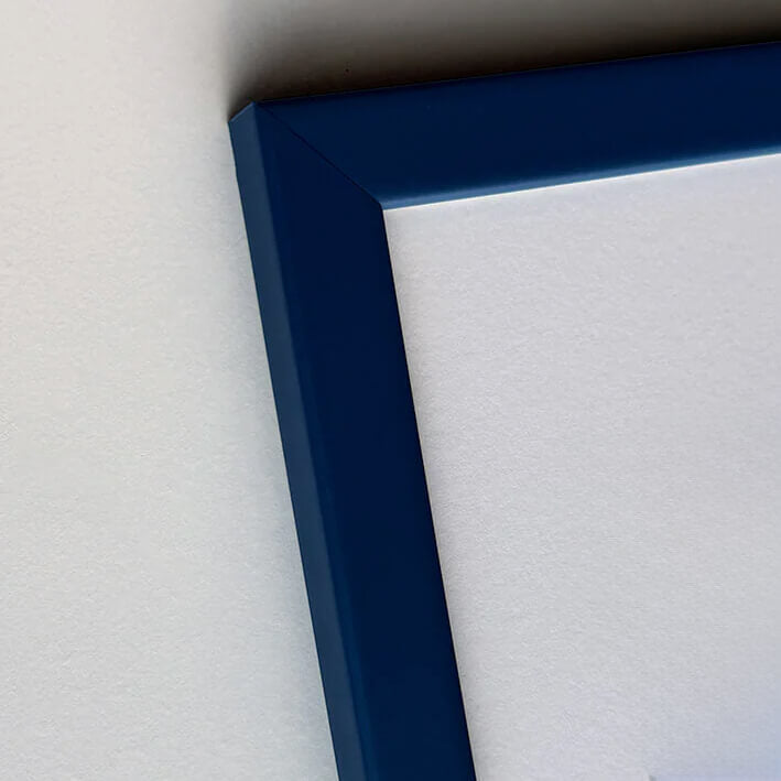 Mørk blå mat træramme - Smal (15 mm) - Specialmål