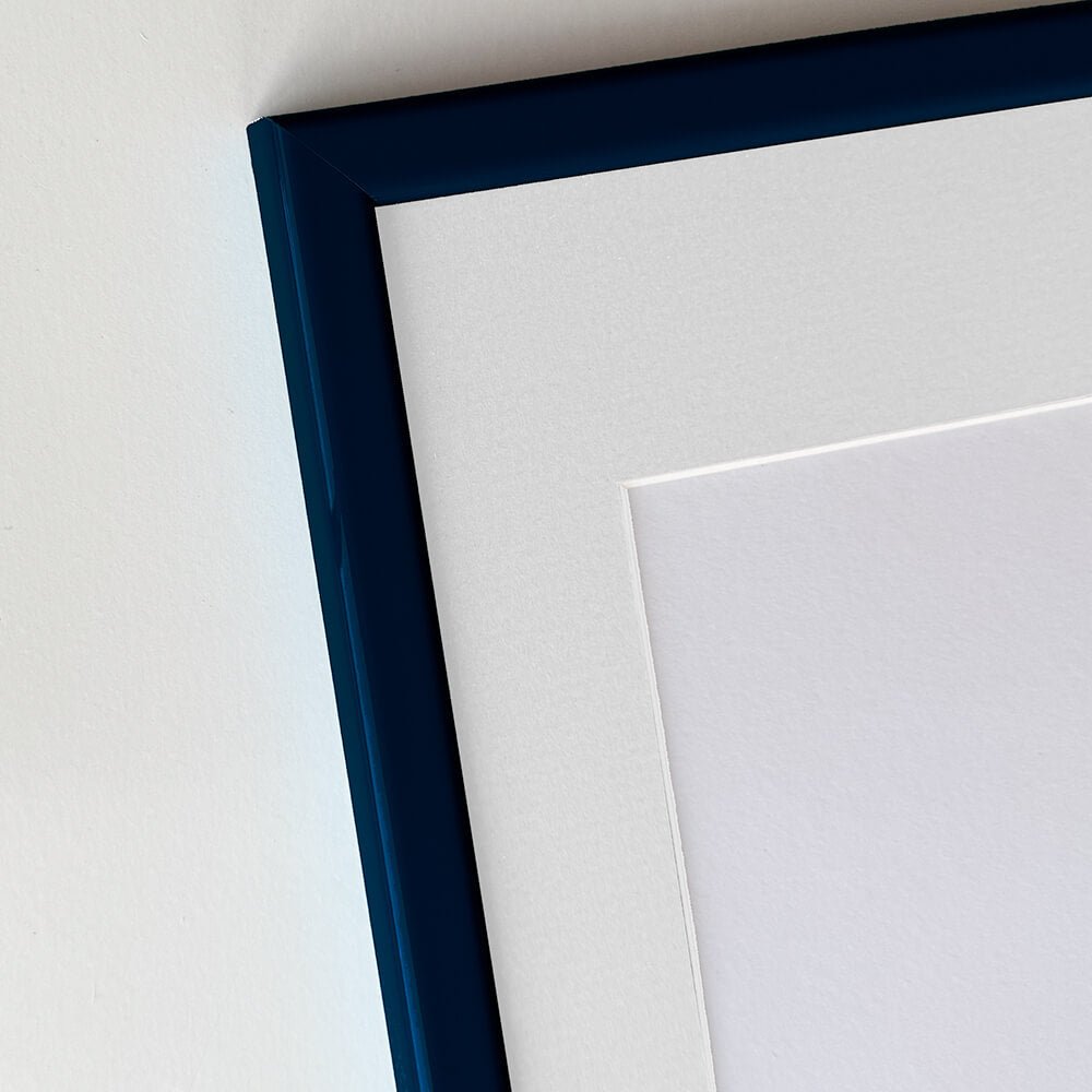 Mørk blå blank træramme - Smal (13 mm) - 50x70 cm