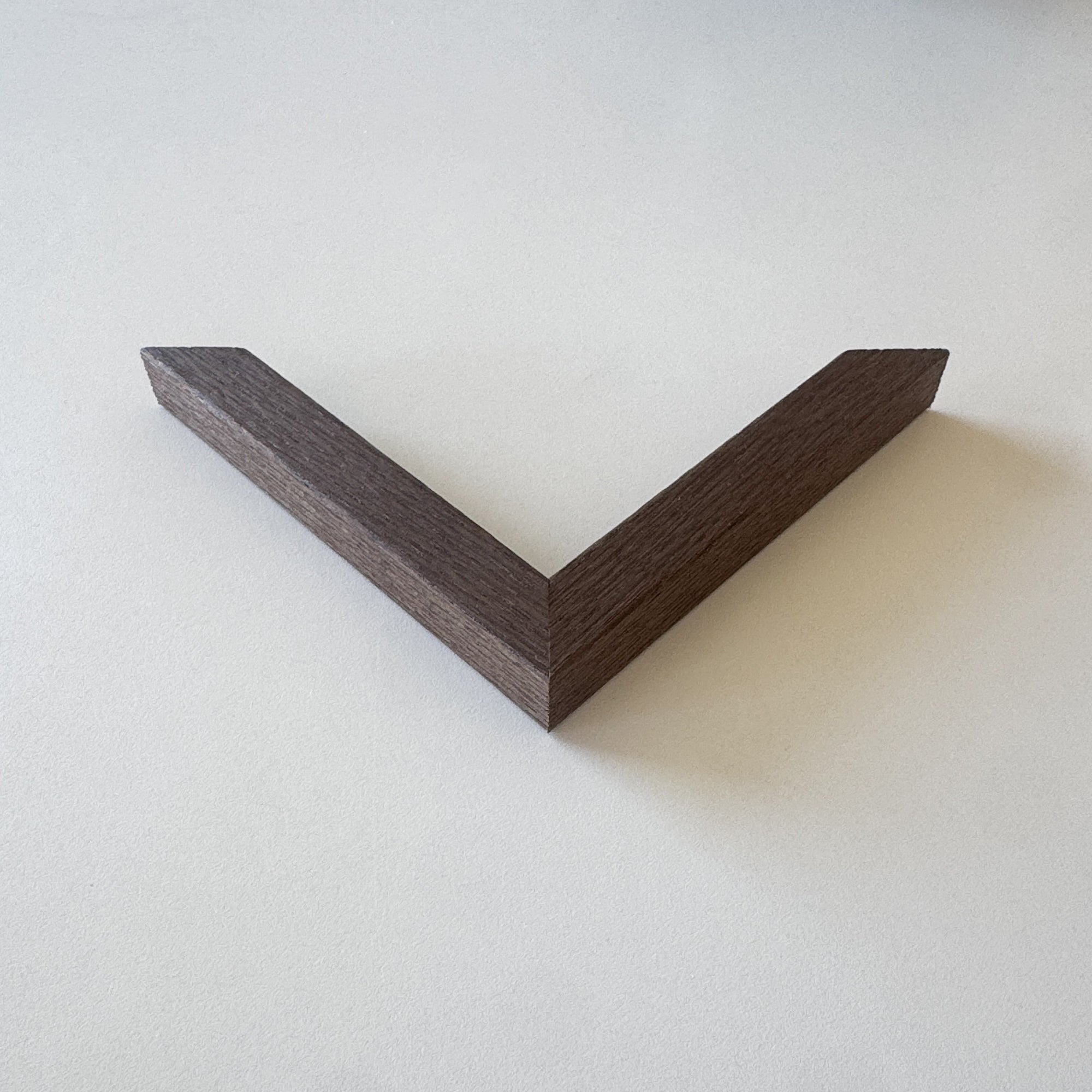 Hjørneprøve: Røget eg træramme - Bred (20x20 mm)