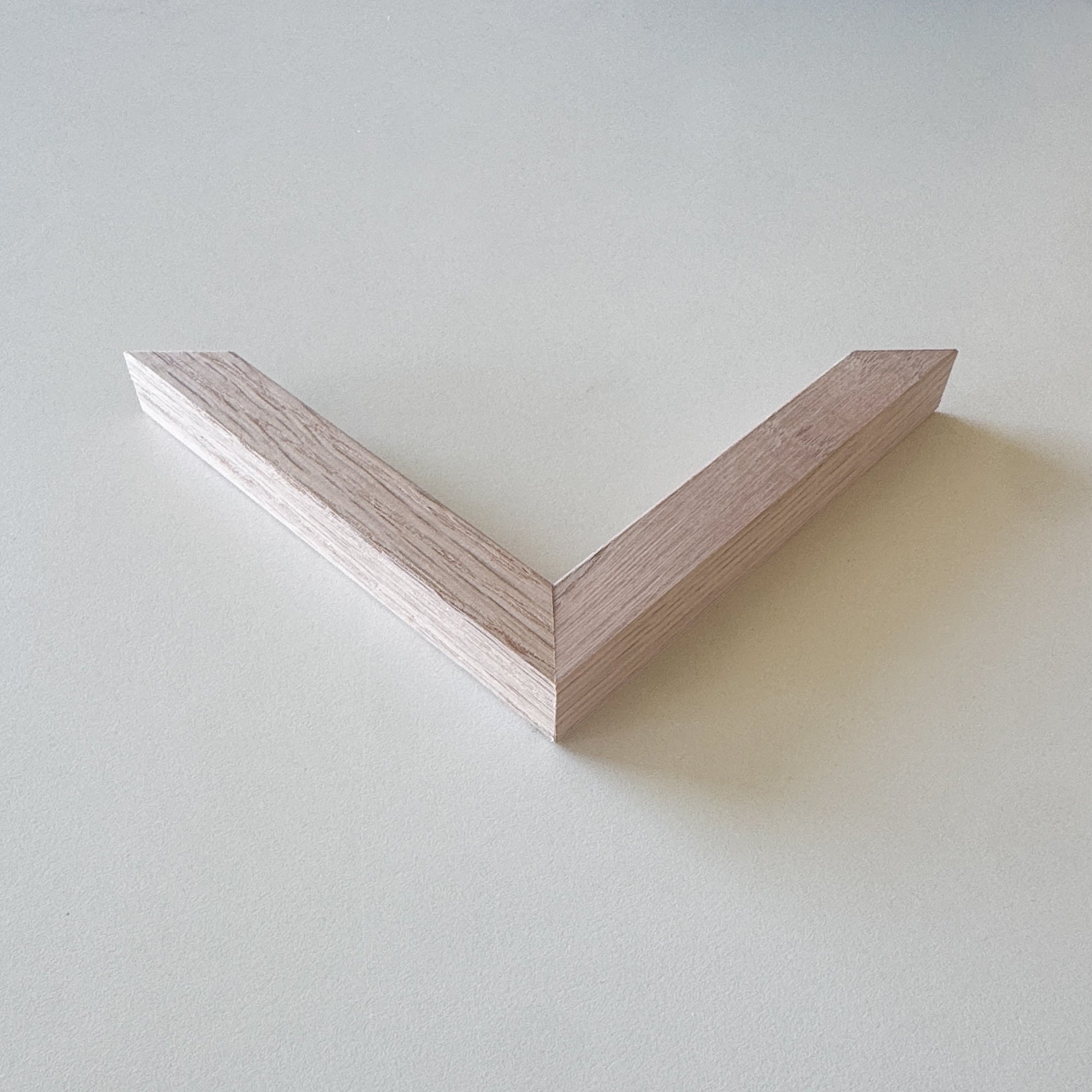 Hjørneprøve: Massiv egetræsramme - Bred (20x20 mm)