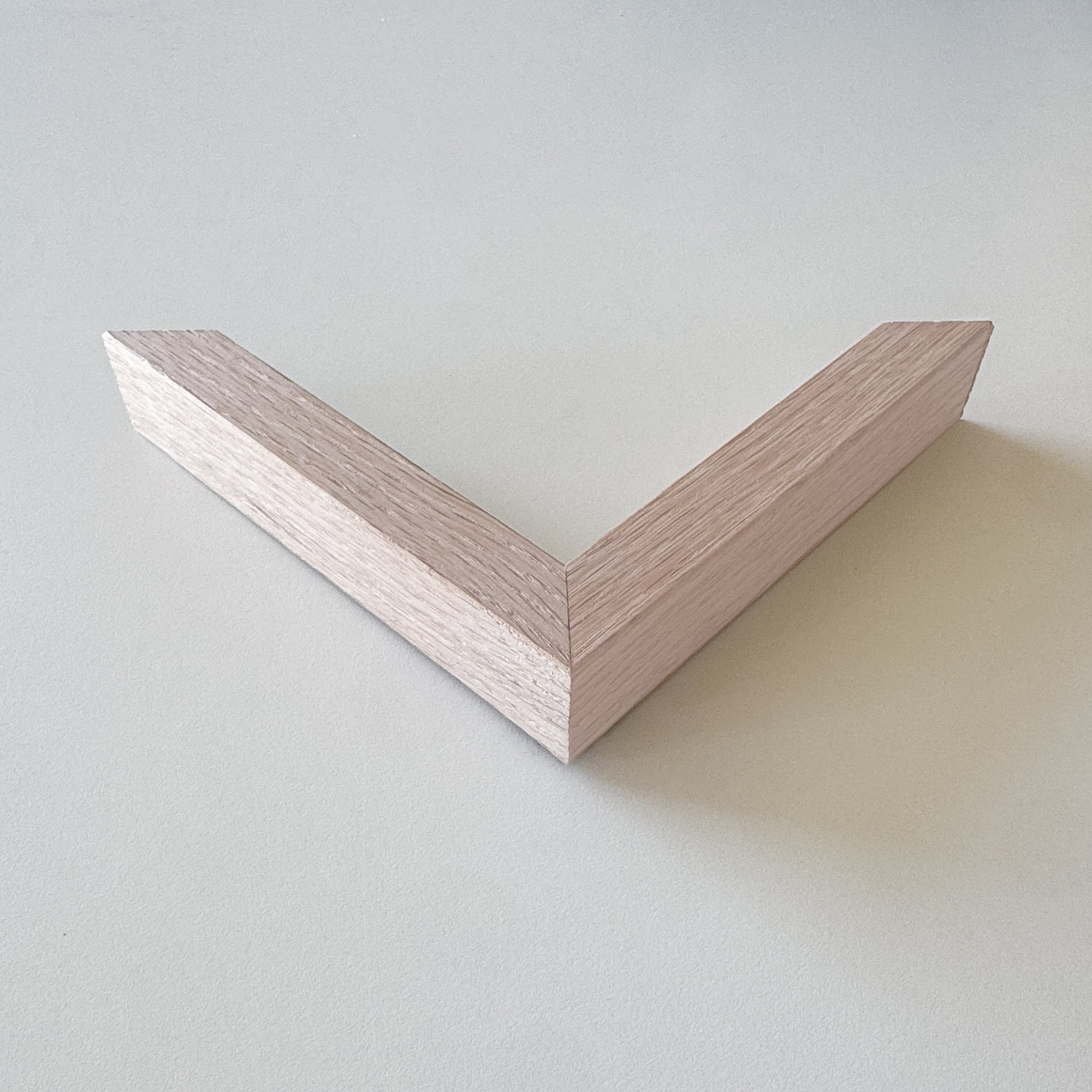 Hjørneprøve: Massiv egetræsramme - Bred (20x30 mm)